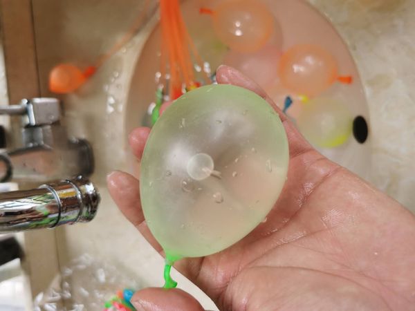 

color water bag color water balloon quality manufacturer directly send in beach party water balloon