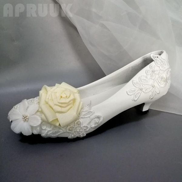 

sweet handmade ivory rose flower wedding shoes woman low small 3cm heel lace flower bridal wedding shoes bride, Black