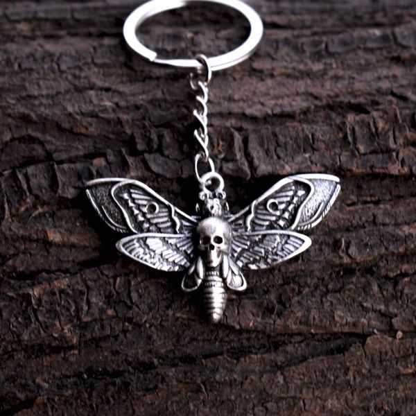

sanlan dead head skull moth keychain, Silver