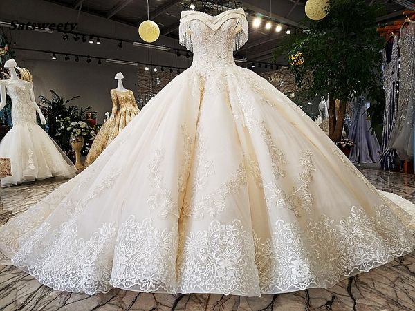 

Dubai Empire Wedding Dresses Vintage Lace Appliques Crystal Bridal Gowns Arabic Bridal Dress Tassel Robe De Mariee