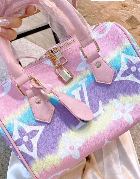 

Luxury Hot Sell Women messenger bag Classic Style Fashion bag Shoulder Bags Lady Totes handbags girl Messenger Handbag 02