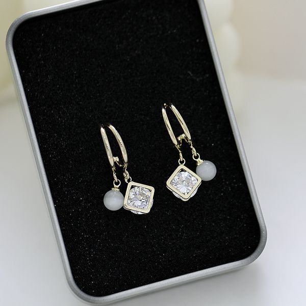 

Opal earrings 2020 new temperament Dongguomen S925 silver needle earrings female small jewelry