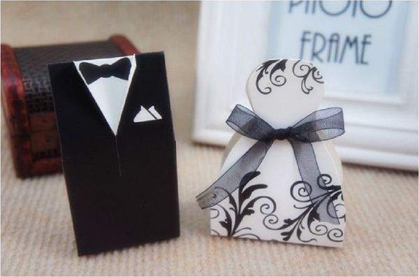 Caixas de doces de casamento Sacos de presente Lotes Papel Branco Preto Noiva Vestido do Noivo Lembrancinhas de Casamento Caixas Porta Doces 1001