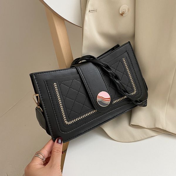 

fashion women's bag, lingge embroidery thread chain, one shoulder bag, hardware lock, oblique span small square bag