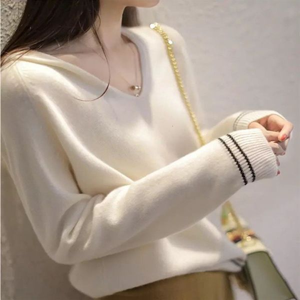 

new women's hooded sweater loose bottoming shirt 2020 spring and autumn short v-neck sweater wool hoodie, White;black