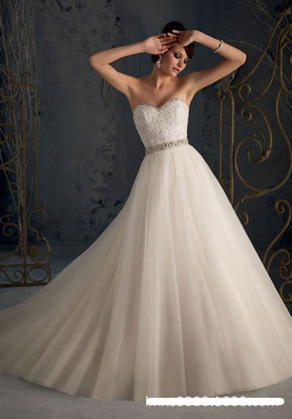 

2020 new elegant wedding dress, strapless beads tailed lace bow, bride wedding dress, Black
