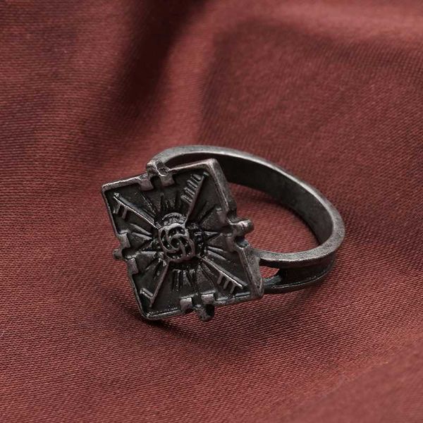 

selling game dishonored 2 emily ring emily logo cosplay rings for women men charm party costume souvenirs hipping, Golden;silver
