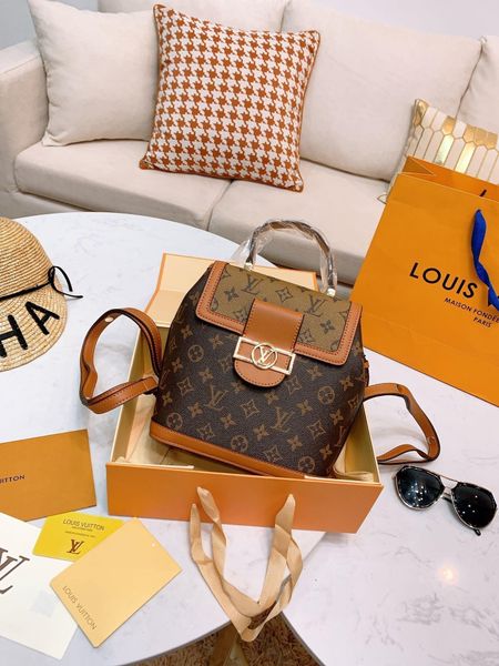 

2019 girl shoulder bags backpack casual street style light and soft knapsack soft and lively