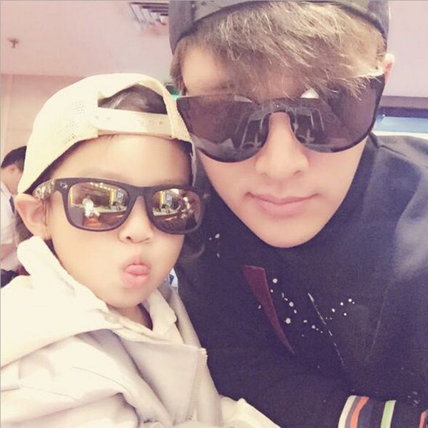 

2020 children's fashion sunglasses square mirror sun glasses brand design sunglasses for boys and girls design eyewear ua400, White;black