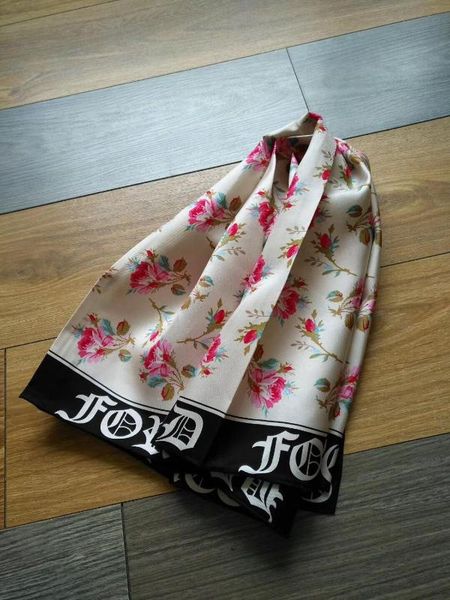 

2020 new arrival fashion classic flower pattern 100% silk scarf 90*90 cm square shawl twill wrap for women ing, Blue;gray