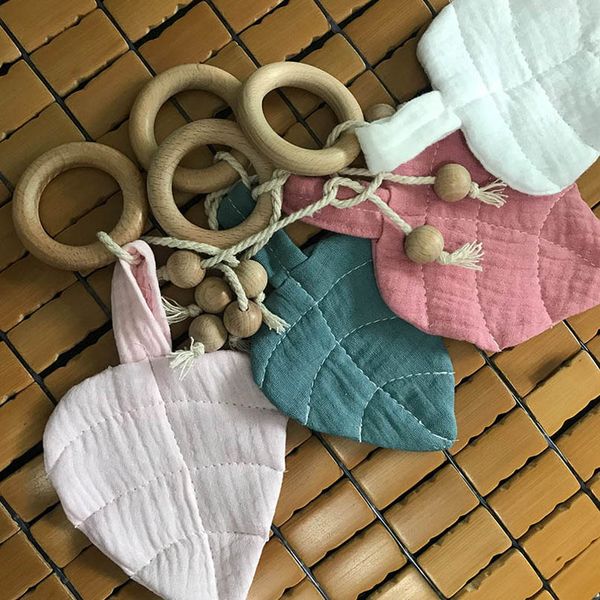 

baby bibs cotton newborn bibs cute wooden teething baby teethers infant toy handmade ring practice toys training b1935