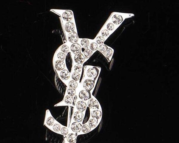 

wholesale crystal rhinestone letters badge brooch pins women girl brand letters corsage brooches wedding jewelry accessories sh, Gray