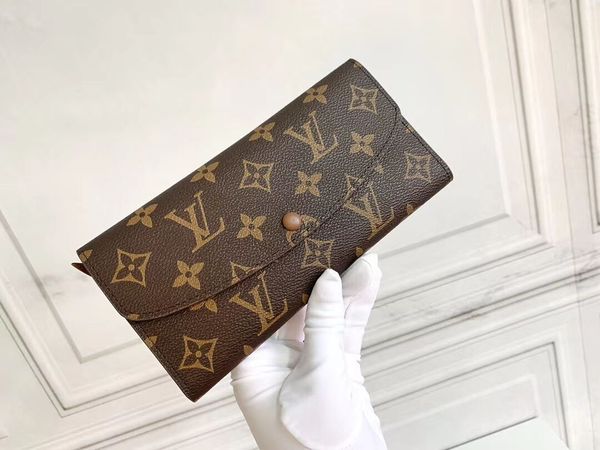 

wallet is made of quilted leather, with humanoid pattern design and letter logo on the back, retro metal hardware, size :19x10.5*2.5cm, Silver