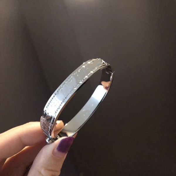 

flower pattern bracelet for woman fashion charm bracelet personality trend titanium steel bracelet supply linka, Black