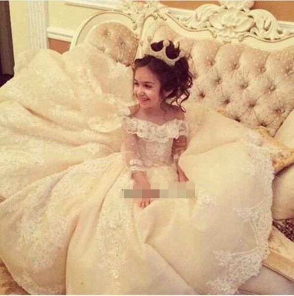 

2019 Luxury Off The Shoulder Lace Girls Pageant Gown Long Sleeve Royal Style Tiered Skirts Flower Girls Dresses First Communion Dresses