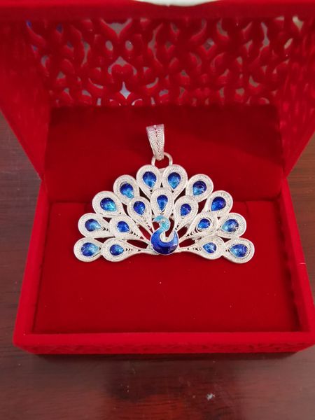 

peacock open screen pendant, Black