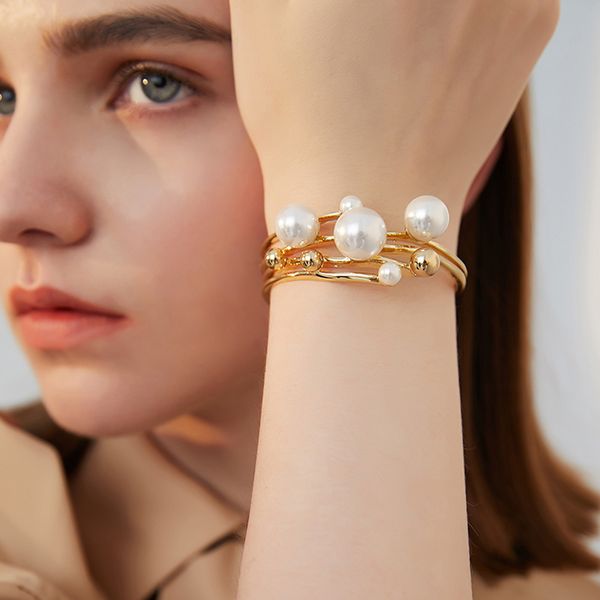 

Stylish Multilayer Different Size Decorated Imitation Pearl Adjustable Bracelet For Women Elegant Gold Color Metal Open Bracelet