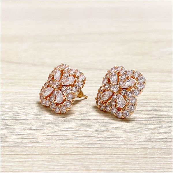 

2020 new four leaf flower gold stud earrings luxury designer jewelry women earrings with box with stamp bohemian jewelry, White