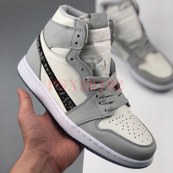 

new arrival luxury 1 og mens basketball shoes smoke grey white 1s men women athletic sports trainers designer sneakers 36-45