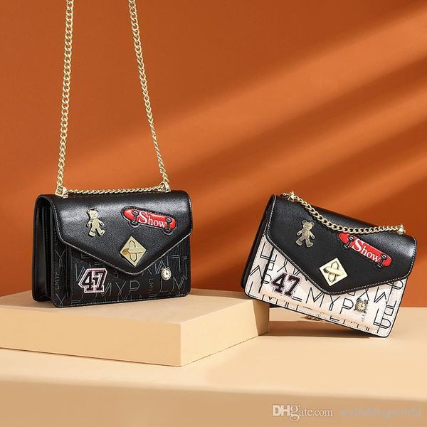 

fashion female bag ladies flip the korean version of the single shoulder diagonal bag ladies sequin stitching golden chain small square bag