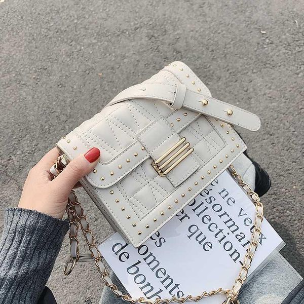 

2020 new original design fashion vintage chain bag & fashion rivet cross bag 18cm height 14cm thickness 9cm