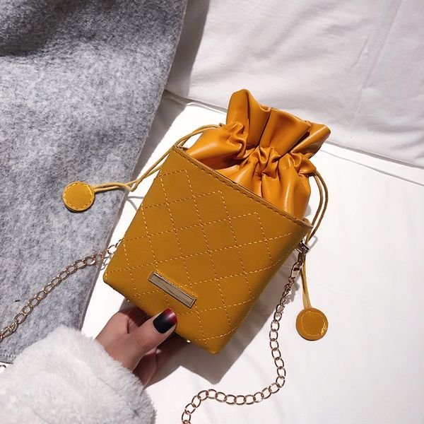 

women's 2020 new messenger ins internet red box liner bucket fashion diamond package postman package diamond postman bag chain small ba