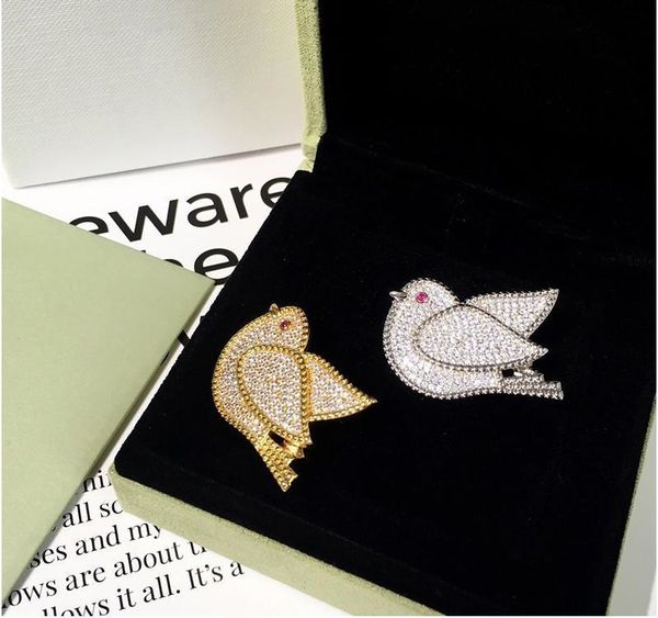 

2020 nowfashion copper plated four leaf clover brooch for wamen luxury designer jewelry for women with stamp with box ing, Gray
