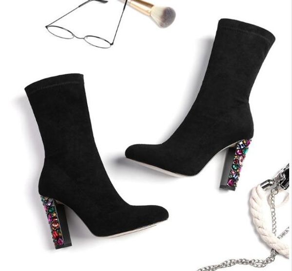 

New nubuck leather chunky heel boots women's round toe diamond heel Martin boots metal buckle ladies simple side zipper short boots