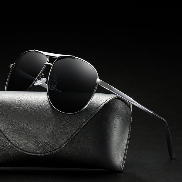 

men's new polarizing sunglasses blue clam glasses sunglasses anti-glare polarizing glasses, White;black