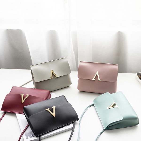 

2020 new women's fashion small leather bag retro simple cover magnetic buckle shoe library bag small coin purse