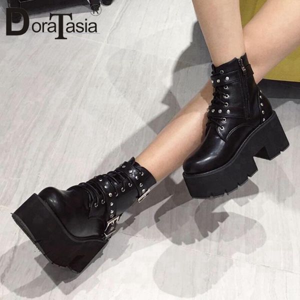 

doratasia brand new женщина платформа boots 2020 buckle boots женщина круглого toe высокие каблуки с металлическим украшением обуви женщиной, Black