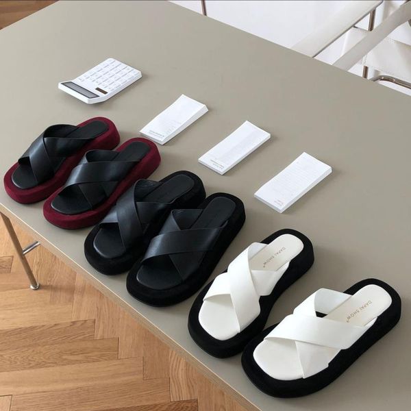 

rubber flip flops slippers women summer shoes luxury slides platform low pantofle hawaiian designer 2020 flat rome pu fabric, Black