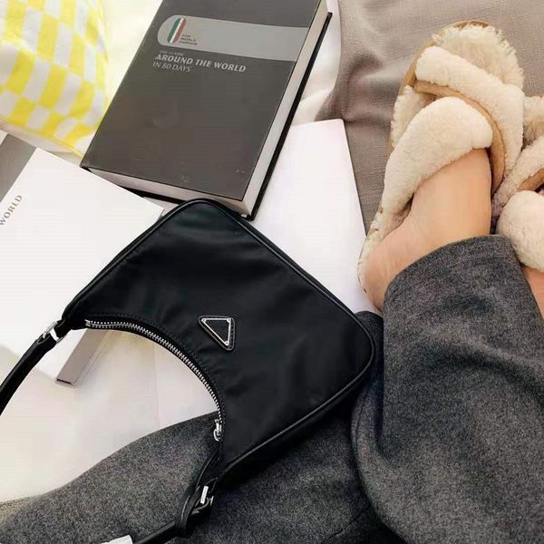 

дизайнер-axillary сумка классический делюкс черная сумка matching кожа ручка нейлон tote одно плечо сумка звезда стиль сумка 2005 tag l32 g7