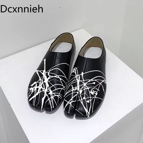 

black spring fall split toe causal shoes woman pig trotter horseshoe graffiti flat lazy loafers flat heel slip on zapatos mujer