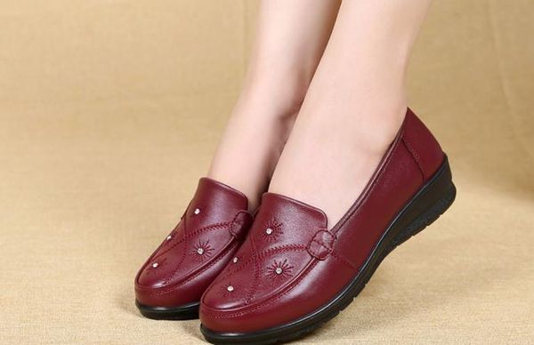 

2020 women's shoes in spring and autumn with new style fashion flat bottom round head mother shoes, Black