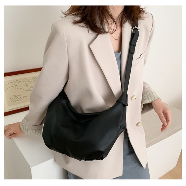 

2020 autumn women's shoulder-bags casual solid-color large-capacity hobos-bag simple commuter-bag female dumplings-package