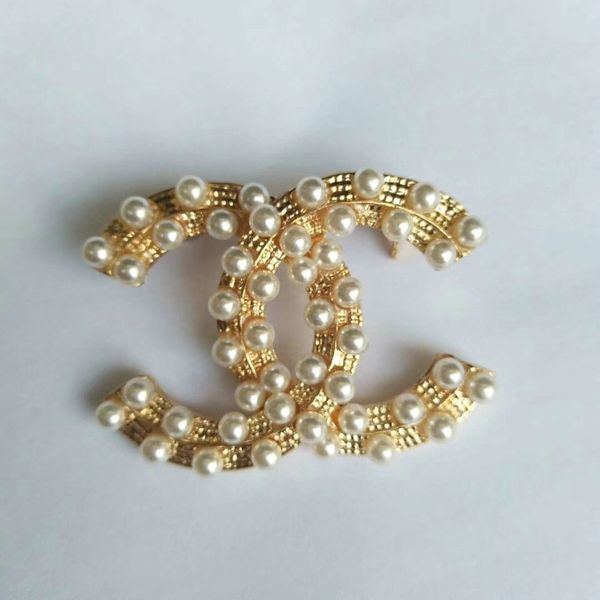 

brand designer brooches stylish alloy bow brooch crystal brooch pins women clothing suits accessories letter brooches jewelry, Gray