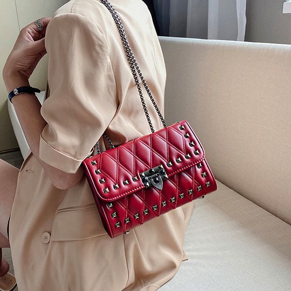 

2020 fashion pu leather small shoulder simple bags for women 2020 chain rivet lock crossbody bag female travel mini bags