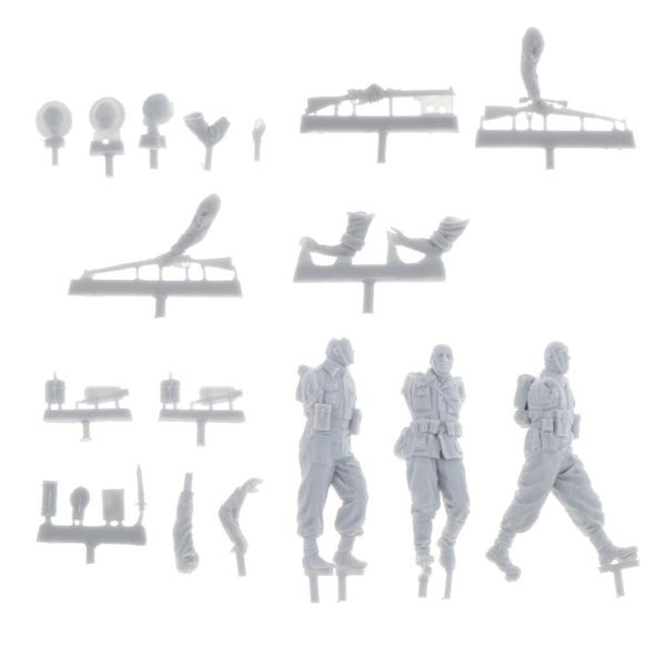 

1:35 scale german soldiers at rest plastic model kit