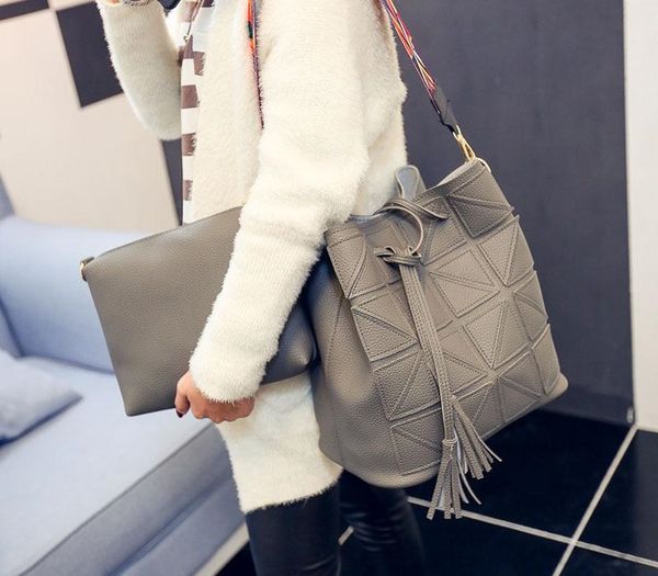 

2020 new ladies leather handbags shoulder bags women casual messenger bags wallet fashion tassel bucket bag designer composite bag02