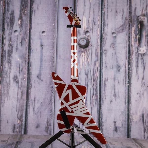 Promozione Eddie Edward Van Halen Striped Series Shark Satin Uretano Borgogna metallizzato Argento Strisce rosse Chitarra elettrica Ganci per occhi cromati Tenditori Filo intrecciato