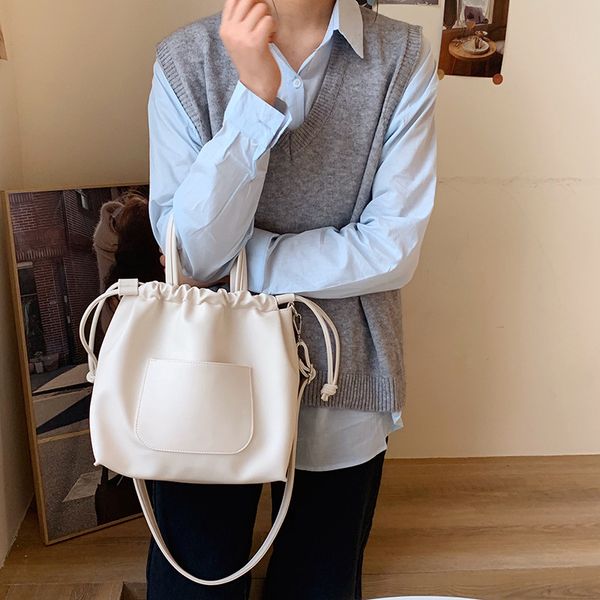 

2020 spring and summer new pu portable female bag wild drawstring shoulder bucket bag casual messenger large capacity