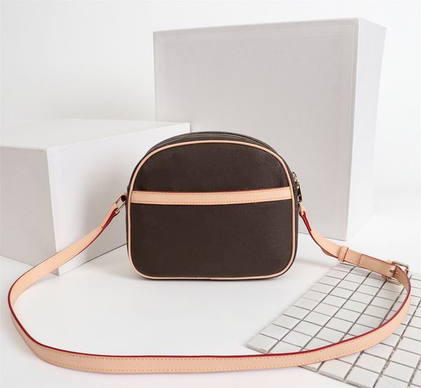 

messenger bag leather famous designer ladies shoulder bag suitable for urban women m60235 brown