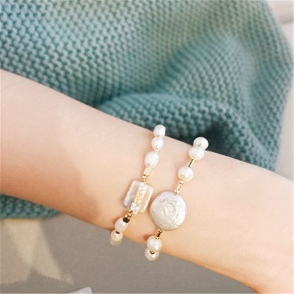 

aomu 2020 new vintage geometric oval shell metal buckle chain bracelet natural pearl chic bangle for women party gift jewelry, Black