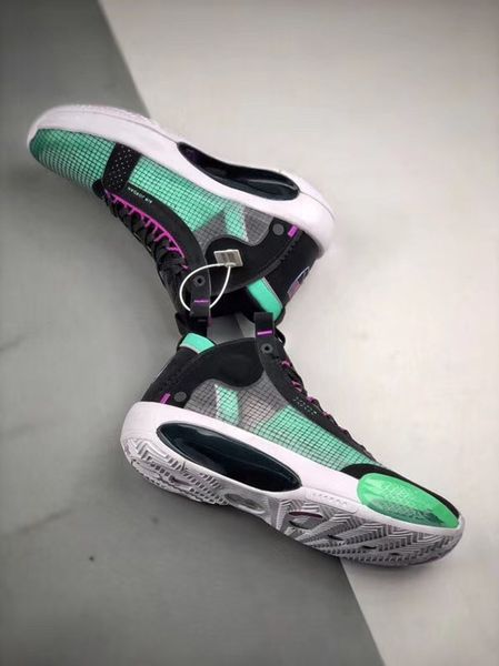 

2020 new logo basketball shoes metallic purple red green bred black cat the mens sport woman sneakers outdoor sports