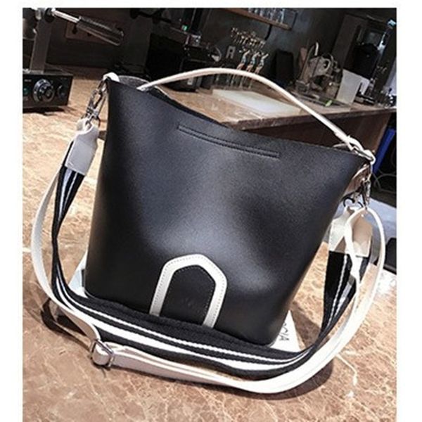 

new messenger bag handbag shoulder bag simple tassel bucket
