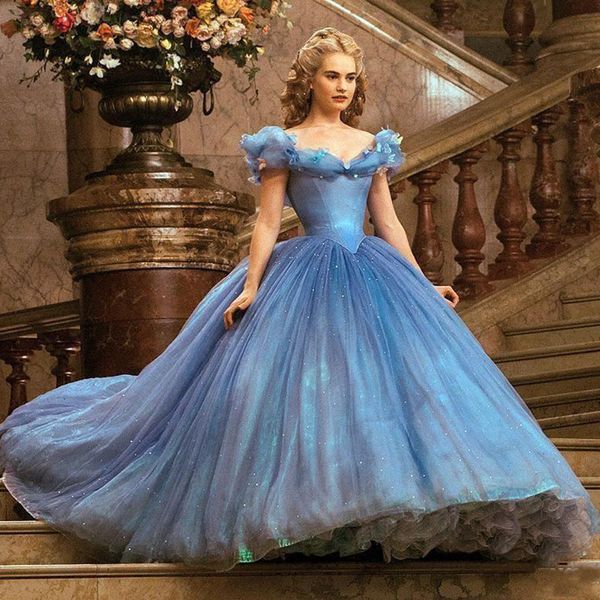 Romantico Cenerentola Quinceanera Abiti Off spalla Organza Sky Blue Sweet 16 Prom Dress Party Wear Cosplay Dress