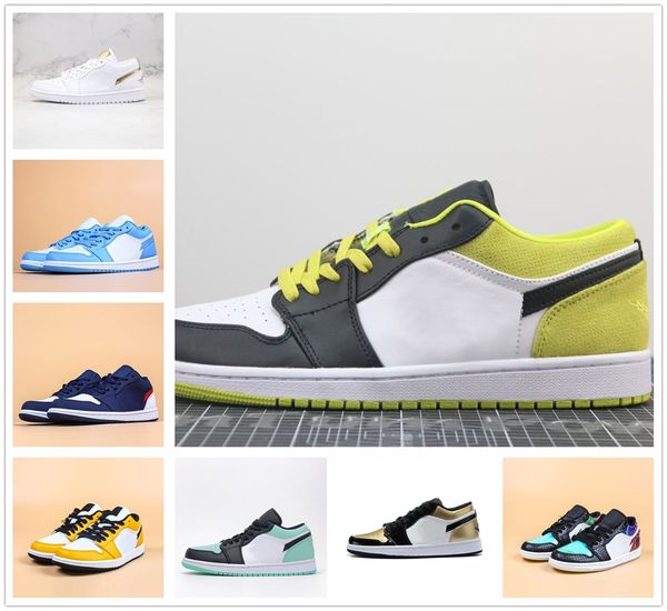 

og travis scotts mens 1s basketball shoes spiderman unc black toe chicago men sport sneakers trainers with box as1