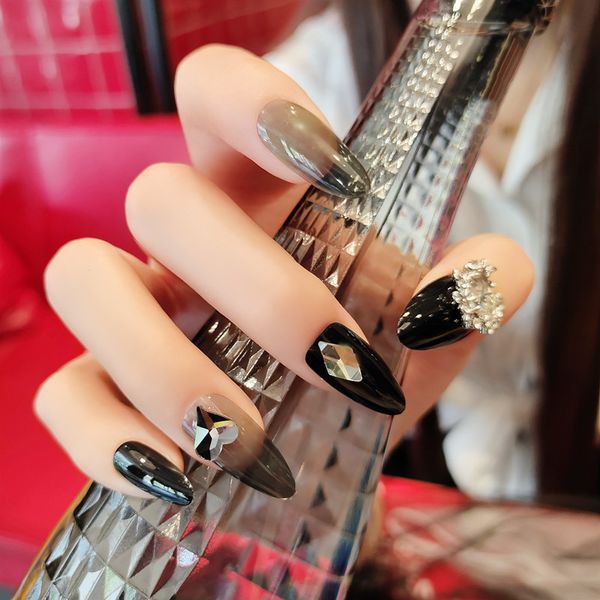 

24pcs girl black transparent peach heart rhombic pattern decor long style wearable full cover fake nails with glue dl, Red;gold