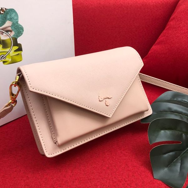 

classic white quilted cross-body bag with and stylish ing